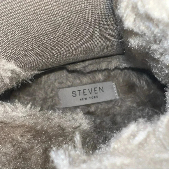 Steven New York Arian Chelsea Boot Like New size 6.5 Grey Lug soles faux fur - Picture 8 of 11